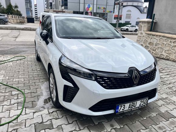 ASKERİ PERSONELDEN RENAULT CLIO 2025 SONU ÇIKIŞLI ÇELİKCANT KONFOR PAKET HATASIZ TERTEMİZ