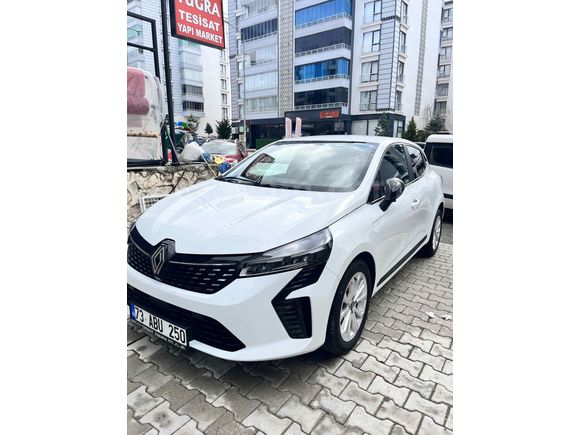 ASKERİ PERSONELDEN RENAULT CLIO 2025 SONU ÇIKIŞLI ÇELİKCANT KONFOR PAKET HATASIZ TERTEMİZ