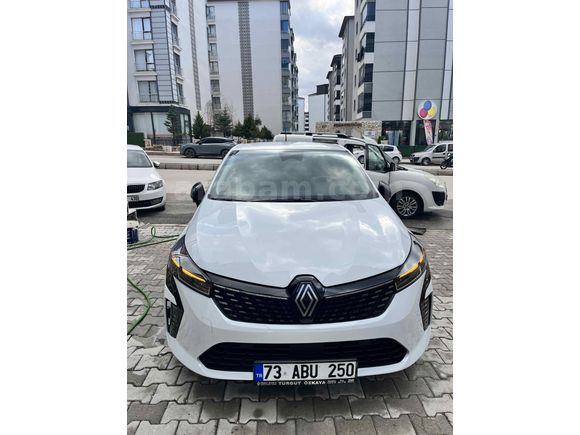 ASKERİ PERSONELDEN RENAULT CLIO 2025 SONU ÇIKIŞLI ÇELİKCANT KONFOR PAKET HATASIZ TERTEMİZ