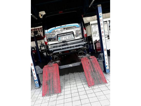 Sahibinden Ford Tourneo Connect 110PS 2010 Model