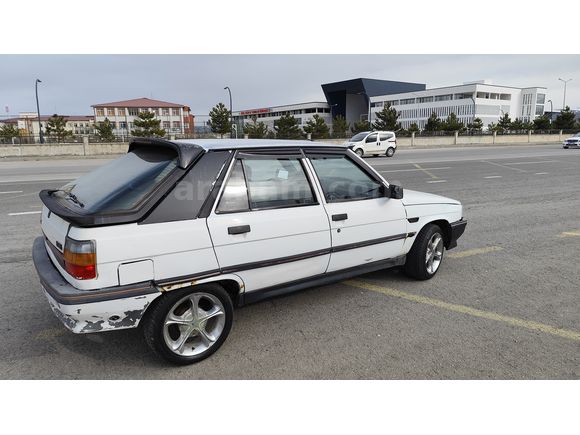 Yeni muayenesi sorunsuz Flash S 1993 Model