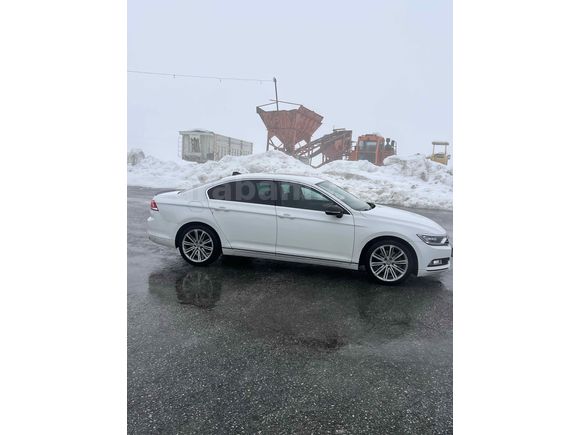Sahibinden Volkswagen Passat 1.6 TDi BlueMotion Impression 2017 Model  181.000 km Beyaz
