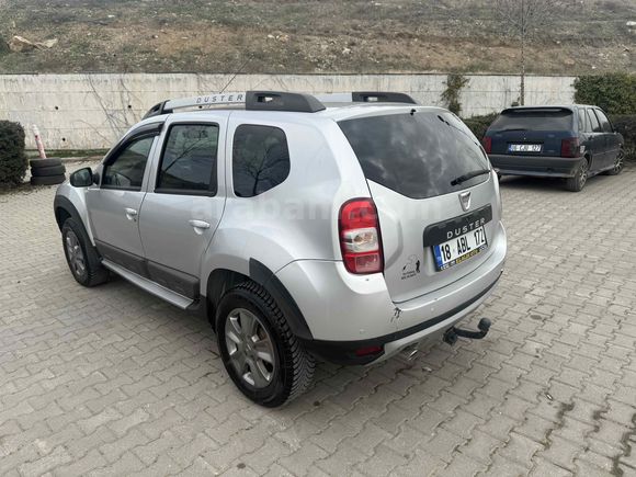 Sahibinden Dacia Duster 1.5 dCi Laureate  4x4 2015 Model 