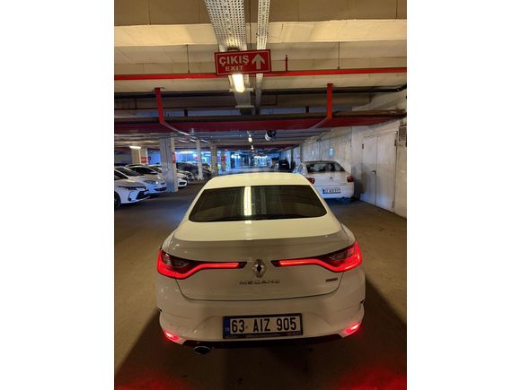 2017 MEGANE 4 TOUCH HATASIZ DEĞİŞENSİZ DÜŞÜK KİLOMETRELİ