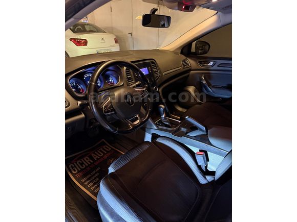 2017 MEGANE 4 TOUCH HATASIZ DEĞİŞENSİZ DÜŞÜK KİLOMETRELİ