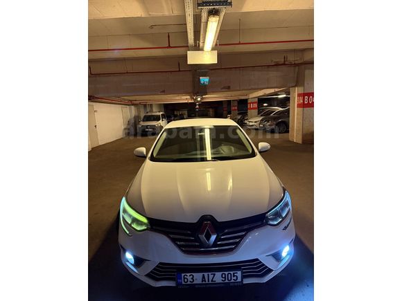 2017 MEGANE 4 TOUCH HATASIZ DEĞİŞENSİZ DÜŞÜK KİLOMETRELİ
