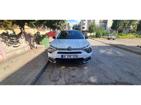 Sahibinden Citroen C4 X 1.2 PureTech Shine Bold 2024 Model  33.000 km Beyaz