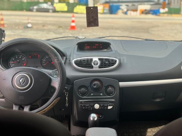 Sahibinden Renault Clio 1.4 Expression 2009 Model