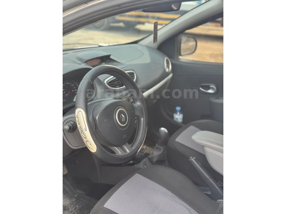Sahibinden Renault Clio 1.4 Expression 2009 Model