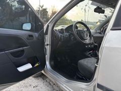 Sahibinden Ford Fiesta 1.4 TDCi Comfort 2004 Model  268.000km Gri
