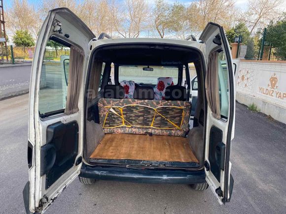Galeriden Renault Kangoo 1.9 D 2000 Model Adana 272.000 km Beyaz