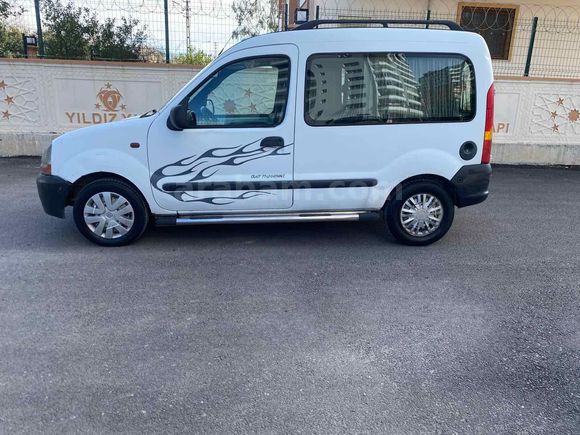 Galeriden Renault Kangoo 1.9 D 2000 Model Adana 272.000 km Beyaz