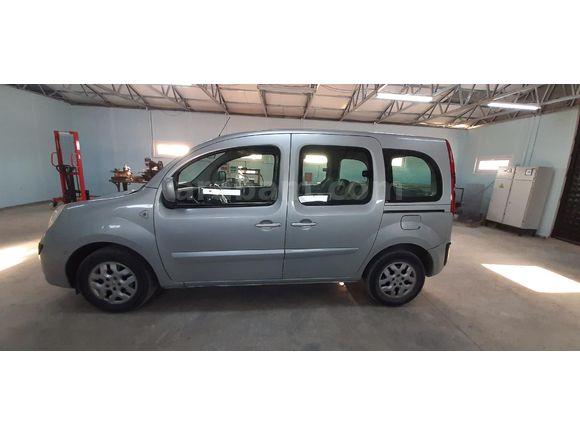 İlk Sahibinden Renault Kangoo2012  yarı otomatik