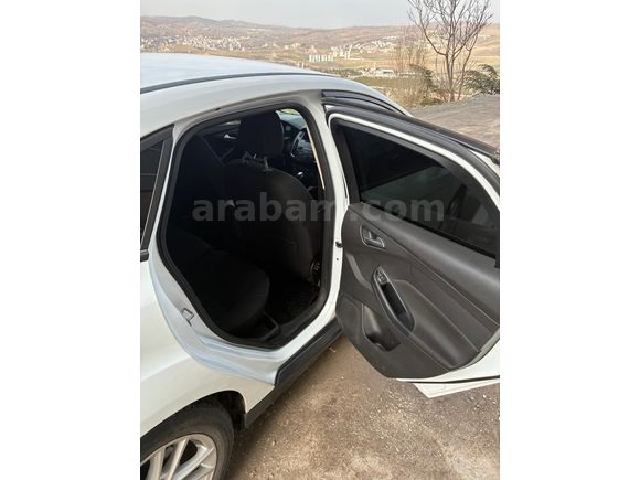 Sahibinden Ford Focus 1.6 Ti-VCT Style 2016 Model