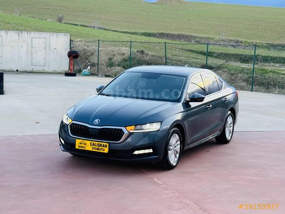 2022 SIFIR GİBİ SKODA OCTAVİA ELİTE 1.5 E-TEC BENZİNLİ OTOMATİK