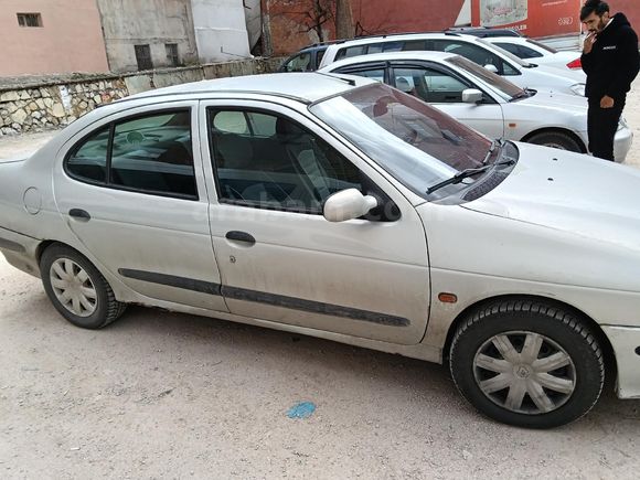 Sahibinden Renault Megane 1.6 RTA 1999 Model