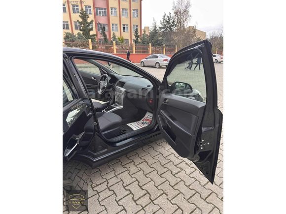 KAYAR AUTO`dan 2012 HATASIZ OPEL ASTRA