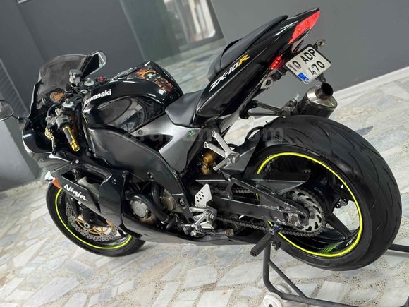 Galeriden Kawasaki Ninja ZX-10R 2004 Model Balıkesir 67.800 km