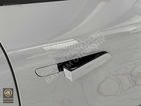 BAYKAM OTOMOTİV'DEN HATASIZ BOYASIZ İCONİC MEGANE E-TECH