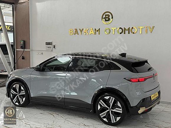 BAYKAM OTOMOTİV'DEN HATASIZ BOYASIZ İCONİC MEGANE E-TECH