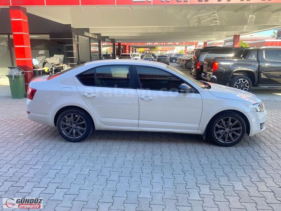 2015 SKODA OCTAVİA 1.6TDİ DSG
