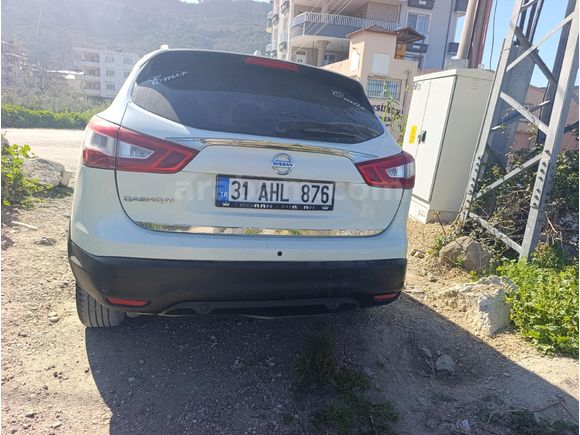 Sahibinden Nissan Qashqai 1.6 dCi Sky Pack 2015 Model
