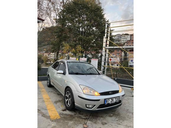 Ford focus 1.6 ghia  