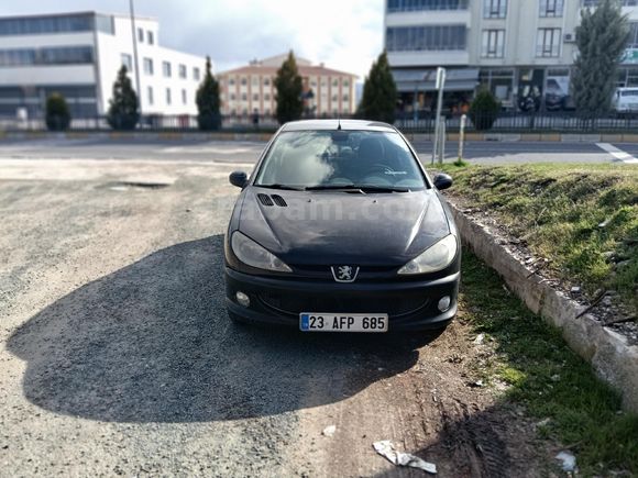 Sahibinden Peugeot 206 1.4 HDi Comfort 2011 Model