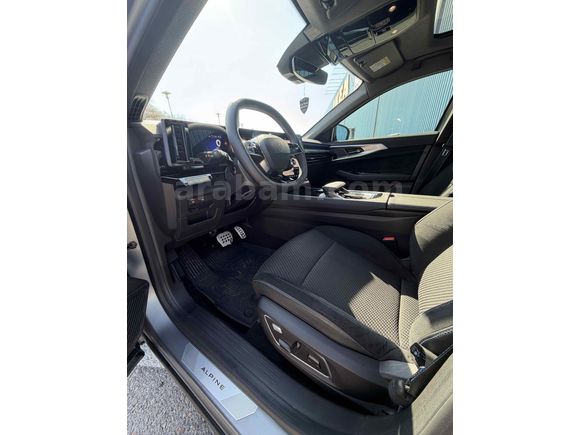 Şahininden Renault Austral 1.3 Hybrid Techno Esprit Alpine 2025 Model 