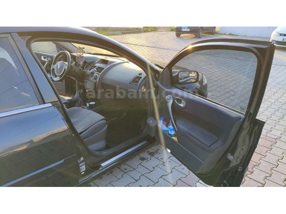 Sahibinden Renault Megane 1.6 Dynamique 2004 Model  274.600 km Siyah