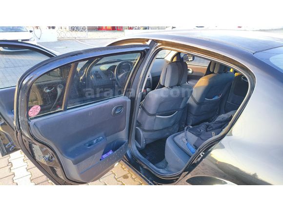 Sahibinden Renault Megane 1.6 Dynamique 2004 Model  274.600 km Siyah