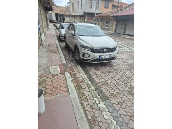 Sahibinden Volkswagen T-Roc 1.5 TSI Life 2025 Model  300 km Beyaz