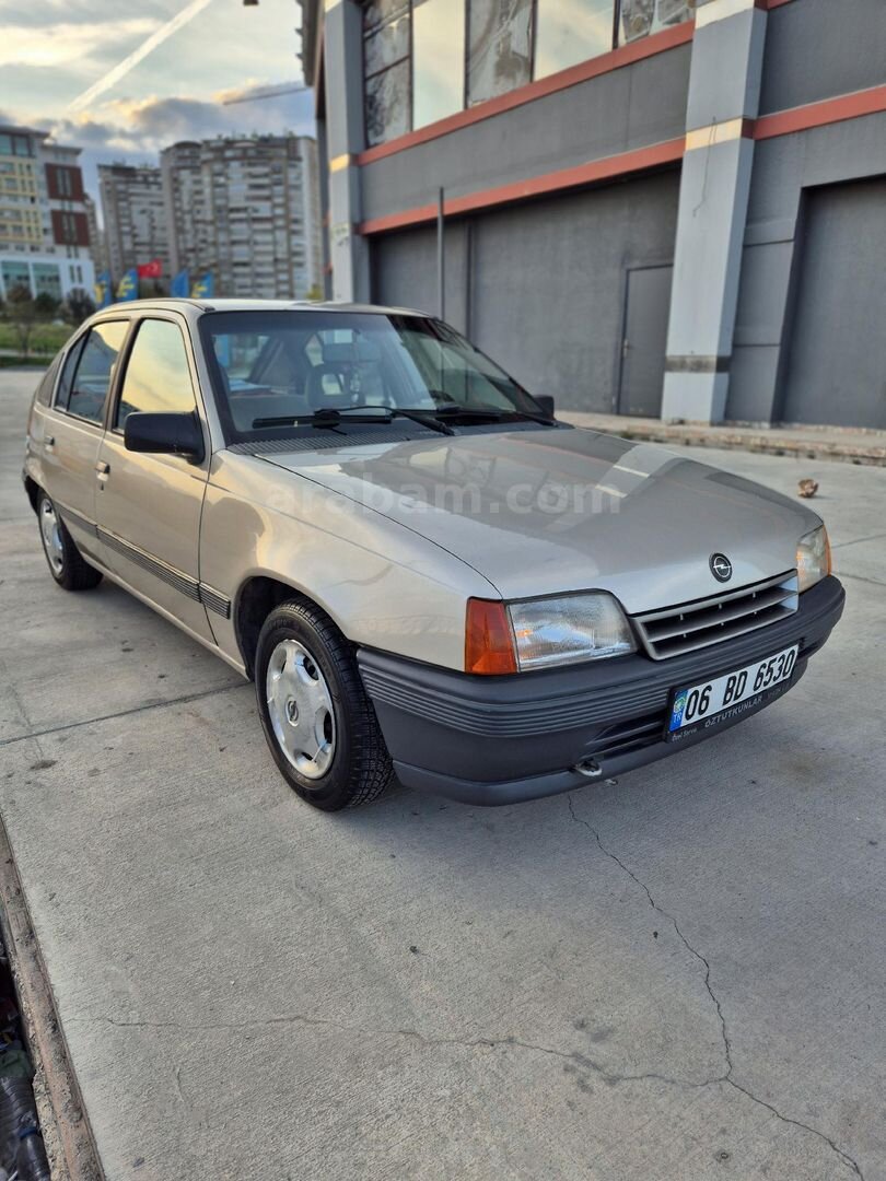 Sahibinden Opel Kadett 1.4 1990 Model Ankara 238.000 km Bej 6
