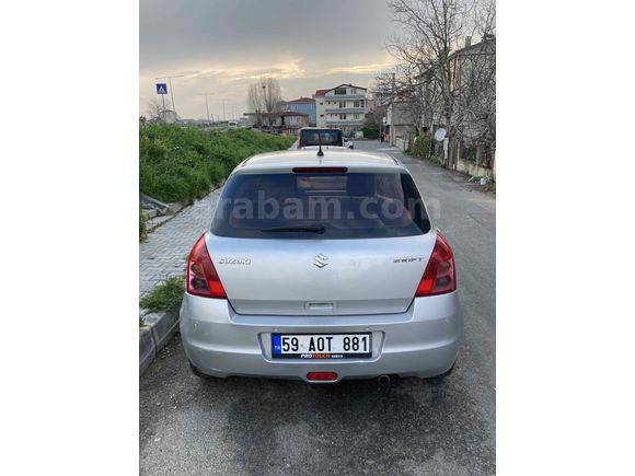 Sahibinden Suzuki Swift 1.5 AT 2009 Model  162.650 km Gri