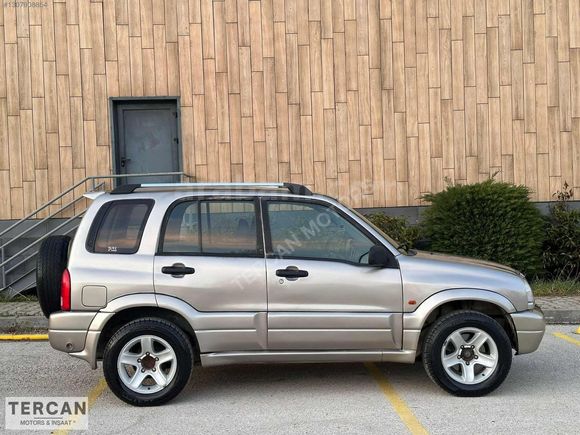 TERCAN MOTORS'DAN TERTEMİZ BAKIMLI 4 KAPI OTOMATİK 4X4 VİTARA