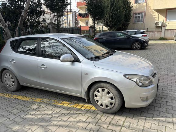 Sahibinden Hyundai i30 1.6 CRDi Team 2011 Model 