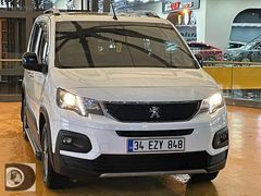 DİCLE OTO*DAN 2022 CAM TAVAN 130 HP RİFTER HATASIZ TAMAMINA KRDİ