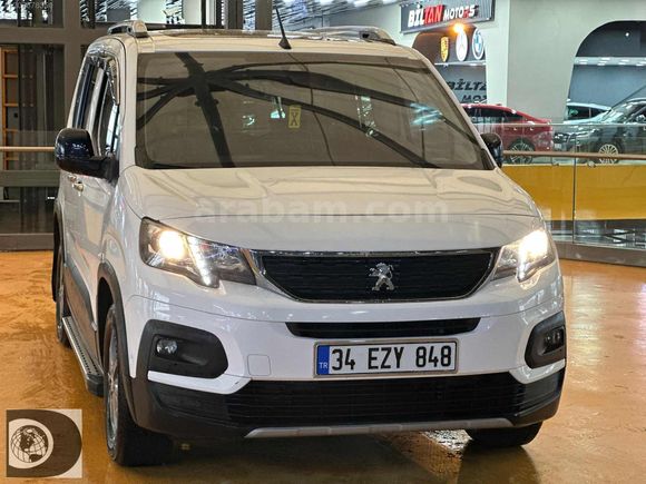 DİCLE OTO*DAN 2022 CAM TAVAN 130 HP RİFTER HATASIZ TAMAMINA KRDİ