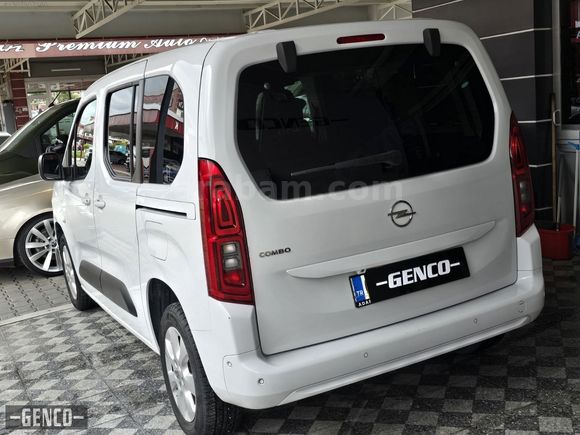 2022 OPEL COMBO 1.5 D LİFE ULTİMATE CAM TAVAN HATASIZ