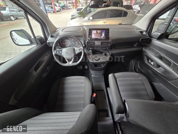 2022 OPEL COMBO 1.5 D LİFE ULTİMATE CAM TAVAN HATASIZ