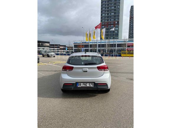 Sahibinden Kia Rio 1.4 CVVT Cool Tekno 2022 Model  96.000 km Gri