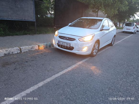 Sahibinden Hyundai Accent Blue 1.6 CRDI Mode Plus 2015 Model  149.500 km Beyaz