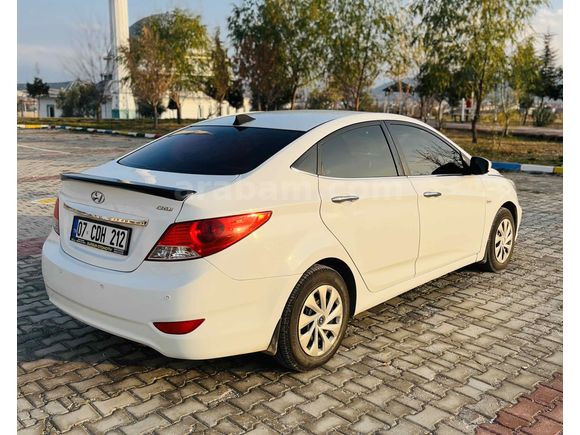 Sahibinden Hyundai Accent Blue 1.6 CRDI Mode 2013 Model 