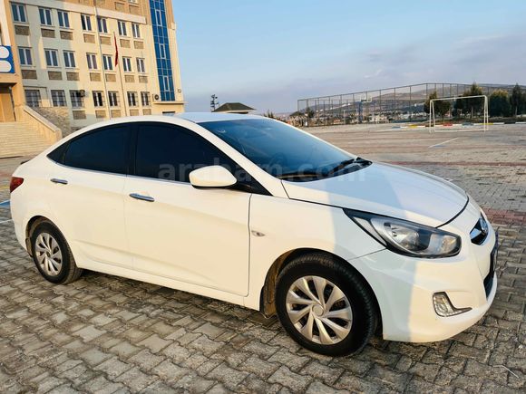 Sahibinden Hyundai Accent Blue 1.6 CRDI Mode 2013 Model 