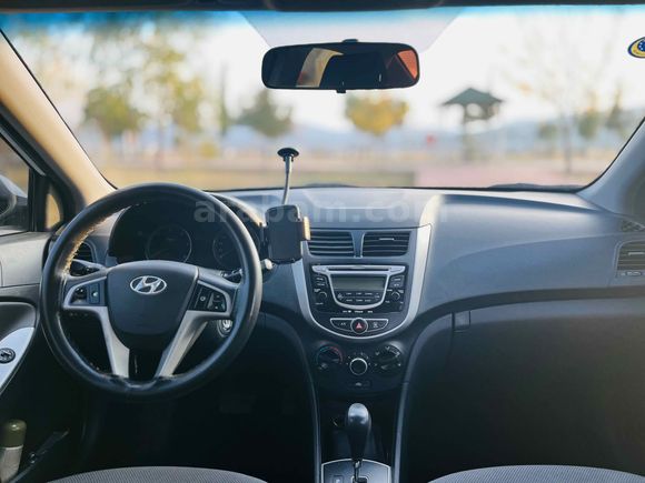 Sahibinden Hyundai Accent Blue 1.6 CRDI Mode 2013 Model 