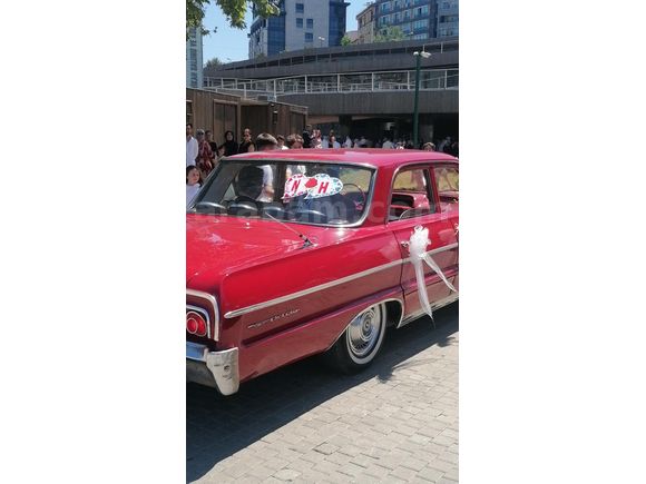 FİLM DİZİ DÜĞÜNLERE ŞOFÖRLÜ KİRALIK 1964 MODEL KIRMIZI IMPALA