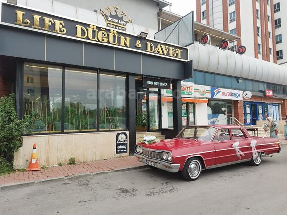 FİLM DİZİ DÜĞÜNLERE ŞOFÖRLÜ KİRALIK 1964 MODEL KIRMIZI IMPALA