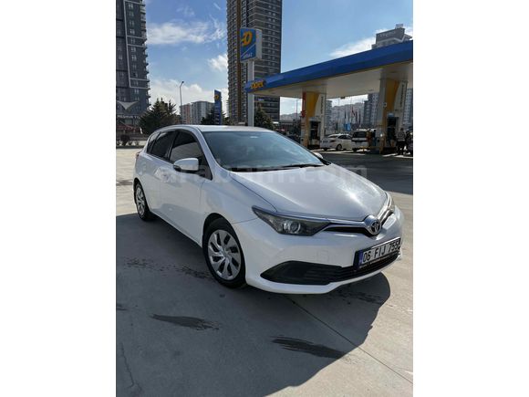 Sahibinden Toyota Auris 1.33 Life 2015 Model 