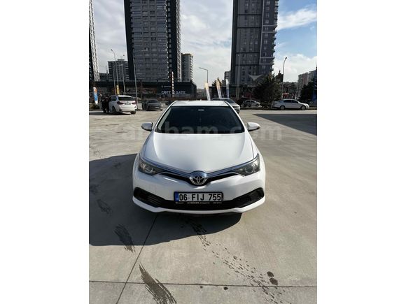Sahibinden Toyota Auris 1.33 Life 2015 Model 
