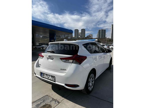 Sahibinden Toyota Auris 1.33 Life 2015 Model 